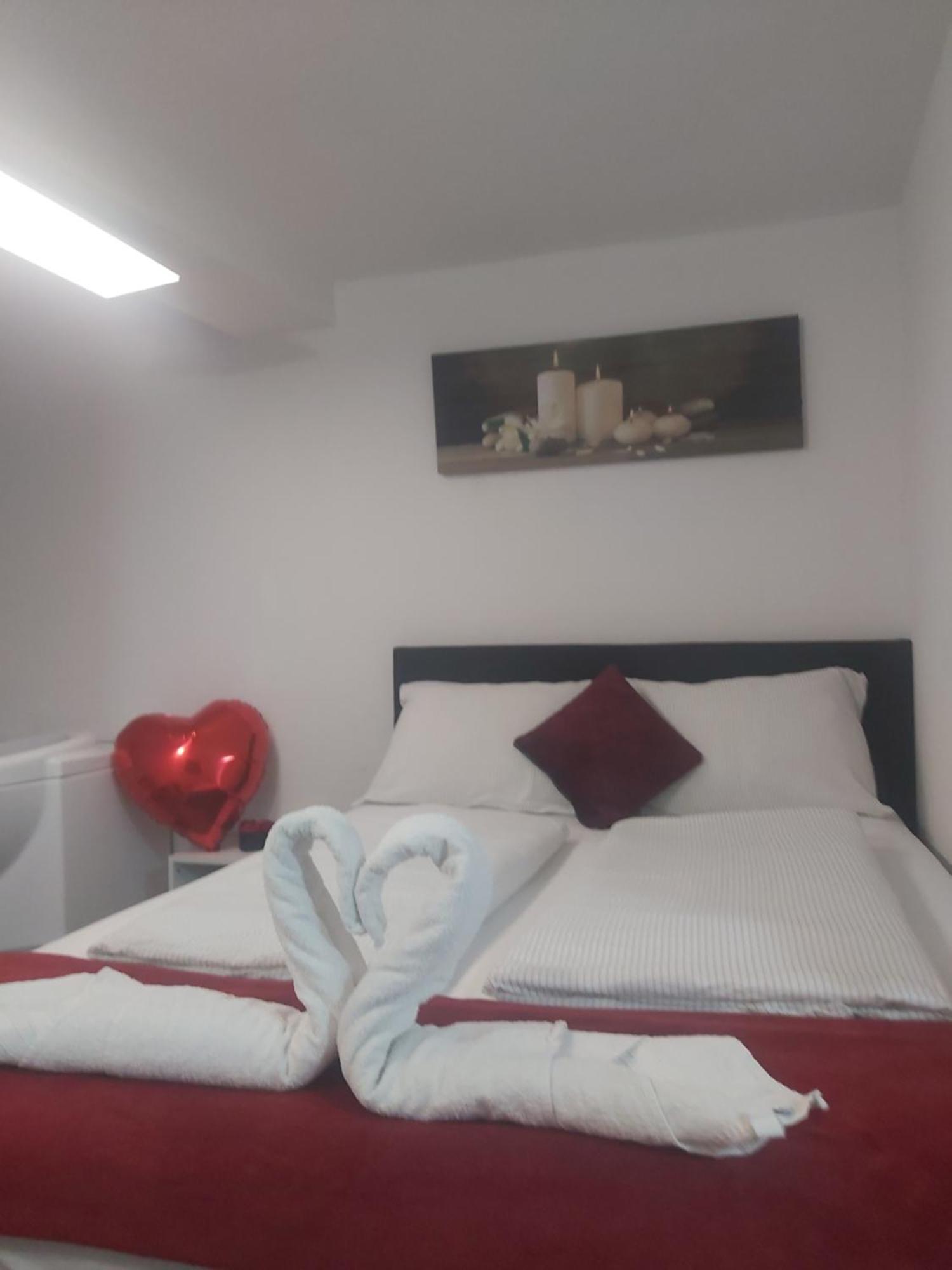 Panda Rooms มาริบอร์ ห้อง รูปภาพ